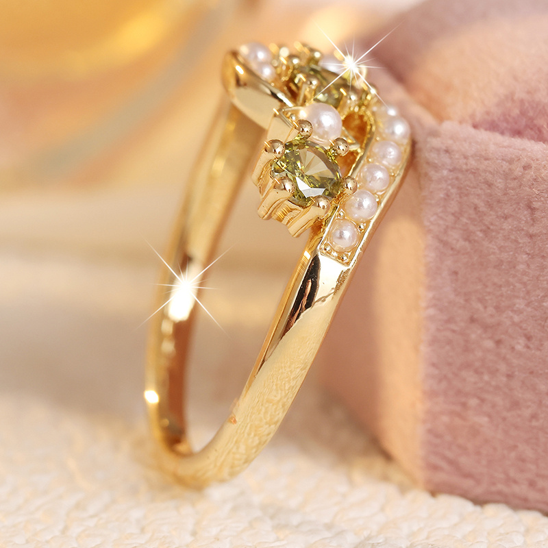 Ladies' Vintage Olive Green Synthetic Zirconia Ring